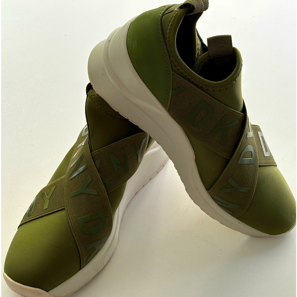 DKNY Leya Wedge Sneaker - Size 8